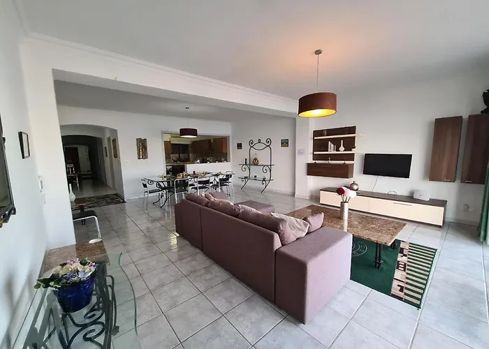 Spacious Seafront Apt Next To Sliema-Valeta Ferry
