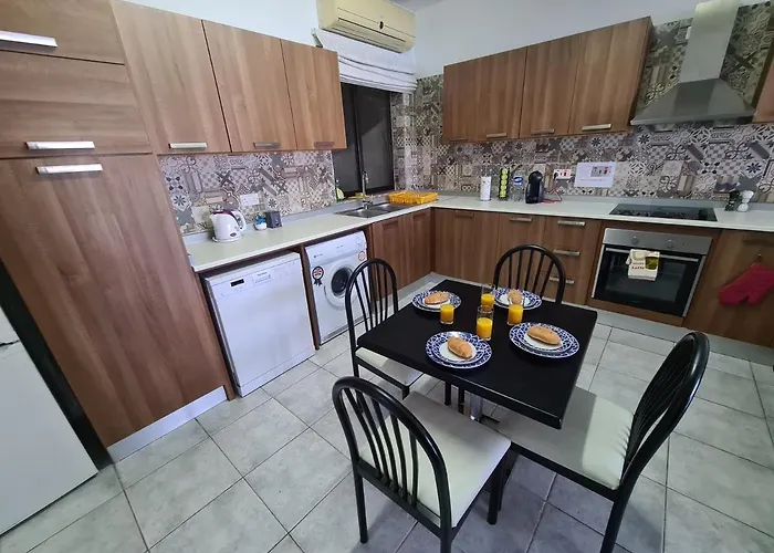 Spacious Seafront Apt Next To Sliema-Valeta Ferry